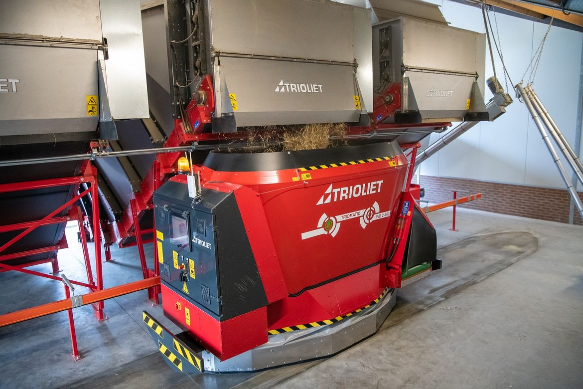 Fütterungsroboter mit Batterie Futtermischwagen Futtermischer