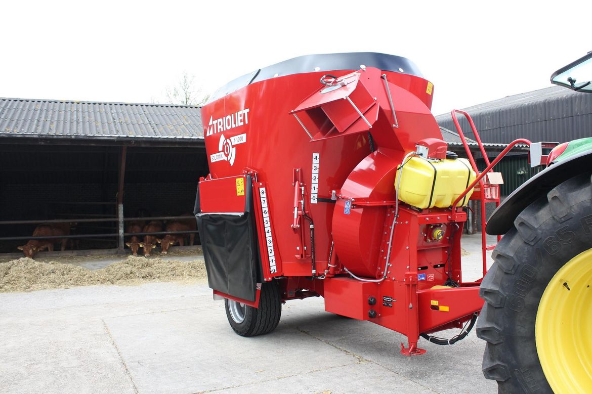 Futtermischer Solomix Futtermischwagen Strohgebläse Futterwagen, Fütterungswagen