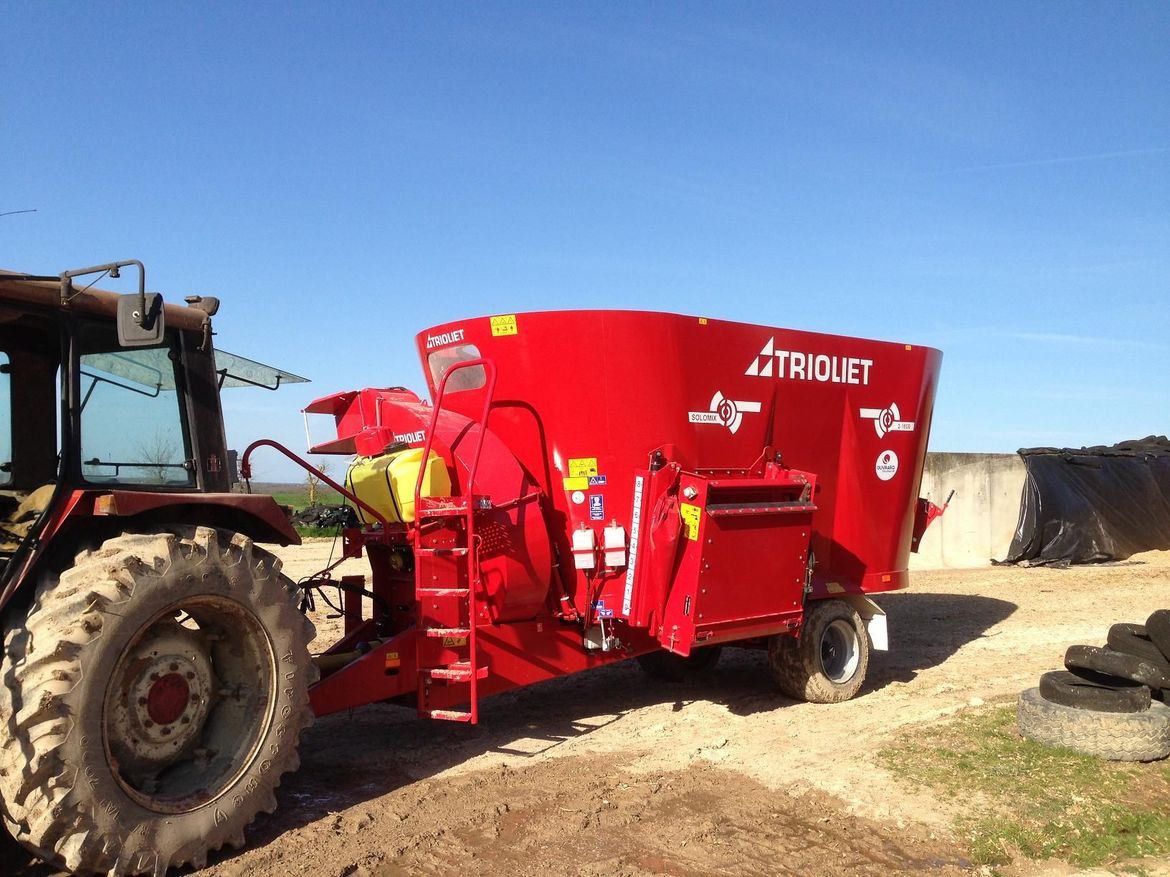Futtermischer Wasservernebler Solomix Futtermischwagen Strohgebläse Futterwagen Fütterungswagen 