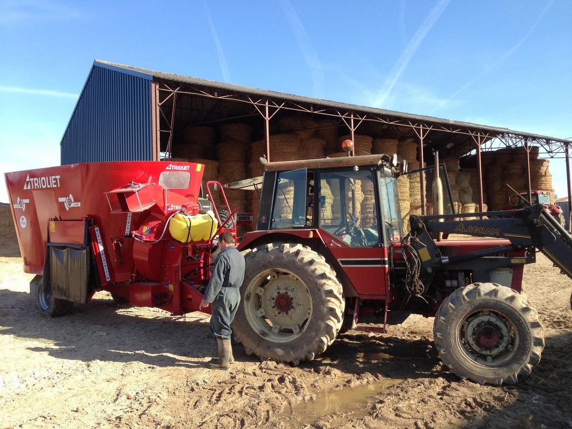 Wasservernebler Solomix Futtermischer Futtermischwagen Strohgebläse Futterwagen Fütterungswagen 