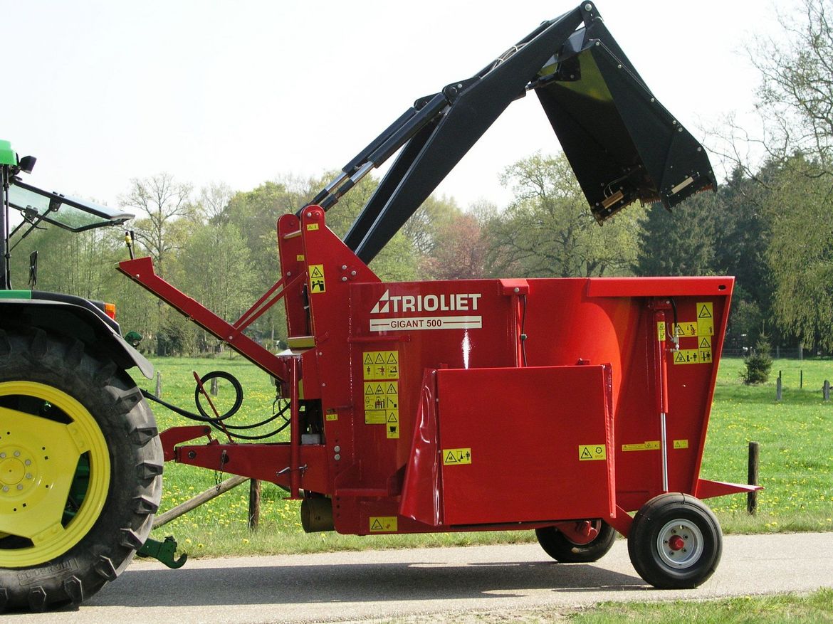 Futtermischer Selbstladender Futtermischwagen Triomix Futterwagen Selbstlader Selbstbefüller Ausdosiersystem Trioliet