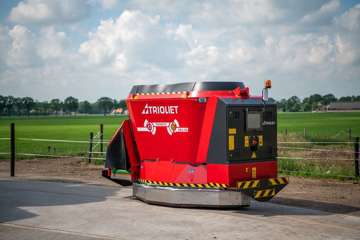 Fahrender Fütterungsroboter mit Batterie Futtermischwagen Futtermischer