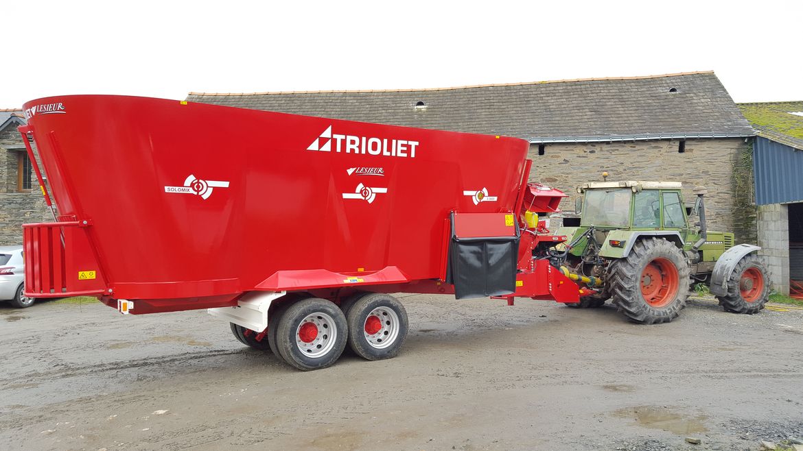 Wasservernebler Futtermischer Solomix Futtermischwagen Strohgebläse Futterwagen Fütterungswagen 