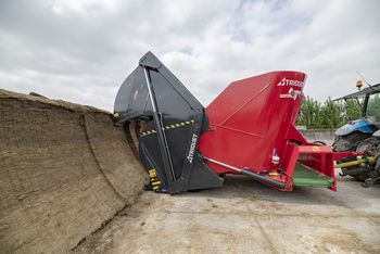 Futtermischwagen selbstbefüller
