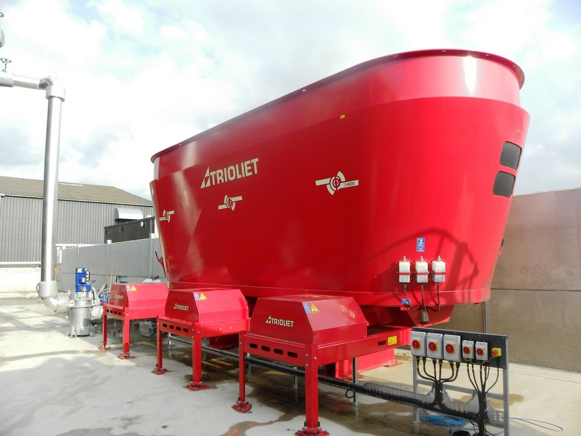 stationäre Futtermischwagen stationäre mischer stationäre futtermischer stationäre futtermischanlagen Biogas Trioliet solomix Biogaz