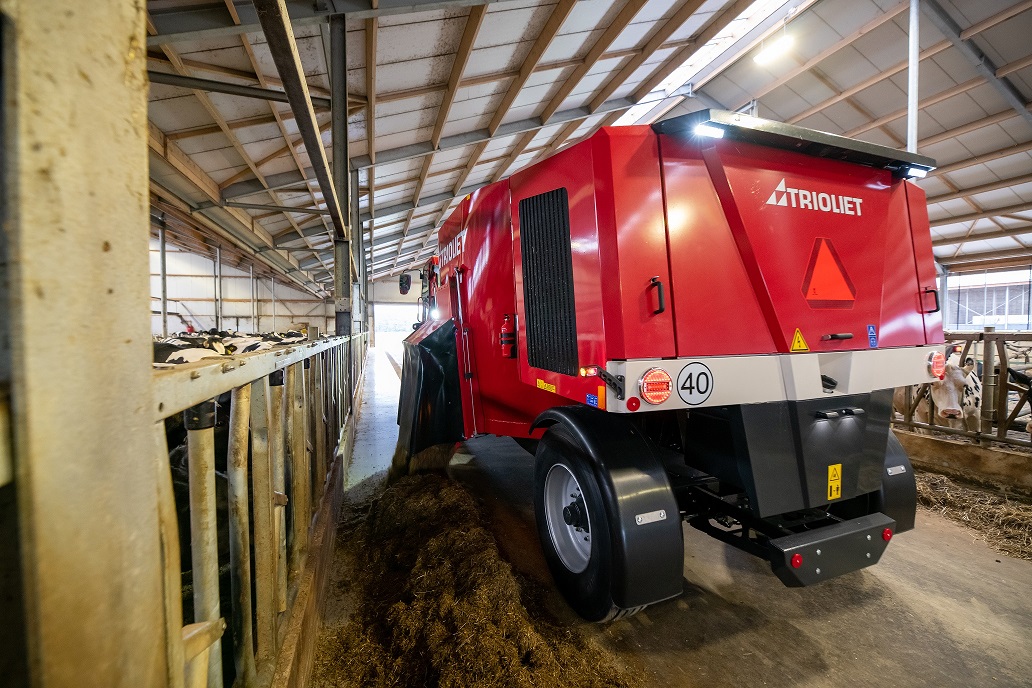 selbstfahrender Futtermischwagen Futtermischer